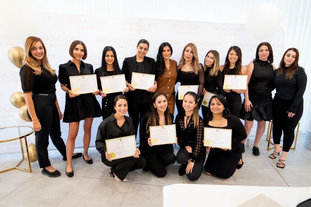 What are the qualifications needed for microblading training?